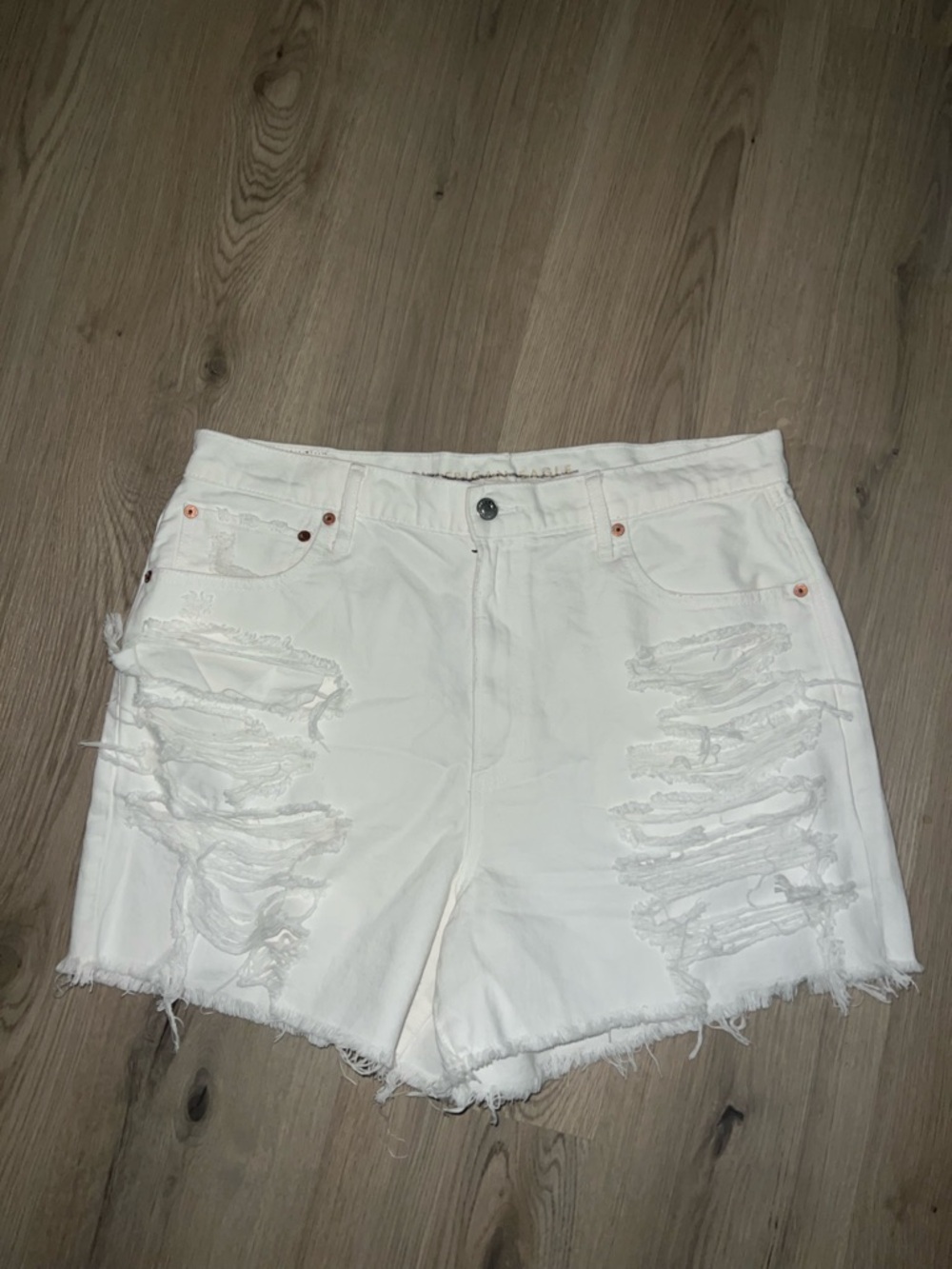 American Eagle White Distressed Denim Shorts Size 16 High Rise Frayed Hem